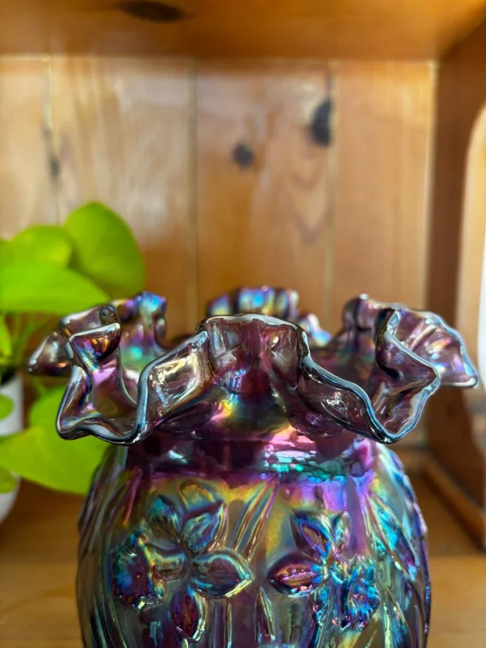 Vintage Fenton Amethyst Carnival Glass Daffodil Vase 8